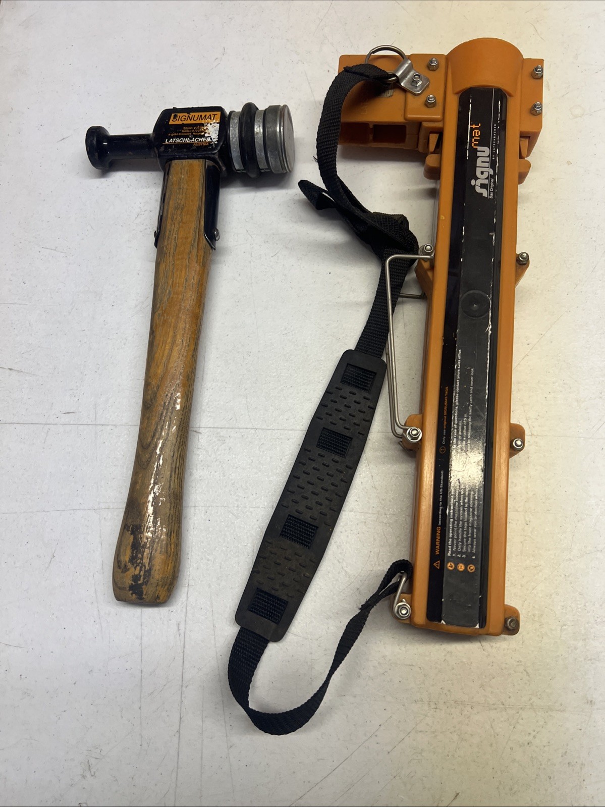 Latschbacher Tree Tagging Hammer And Plastic Tag Dispenser By Signumat