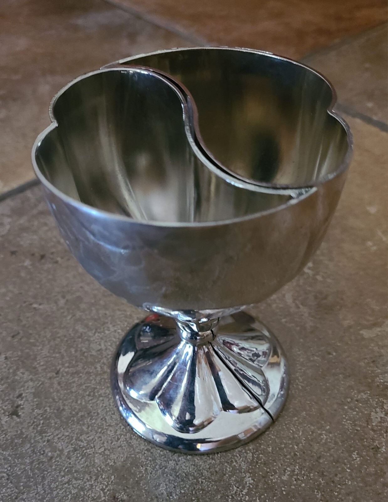 The Split Silver Mystery Chalise Magic Mentalism Trick