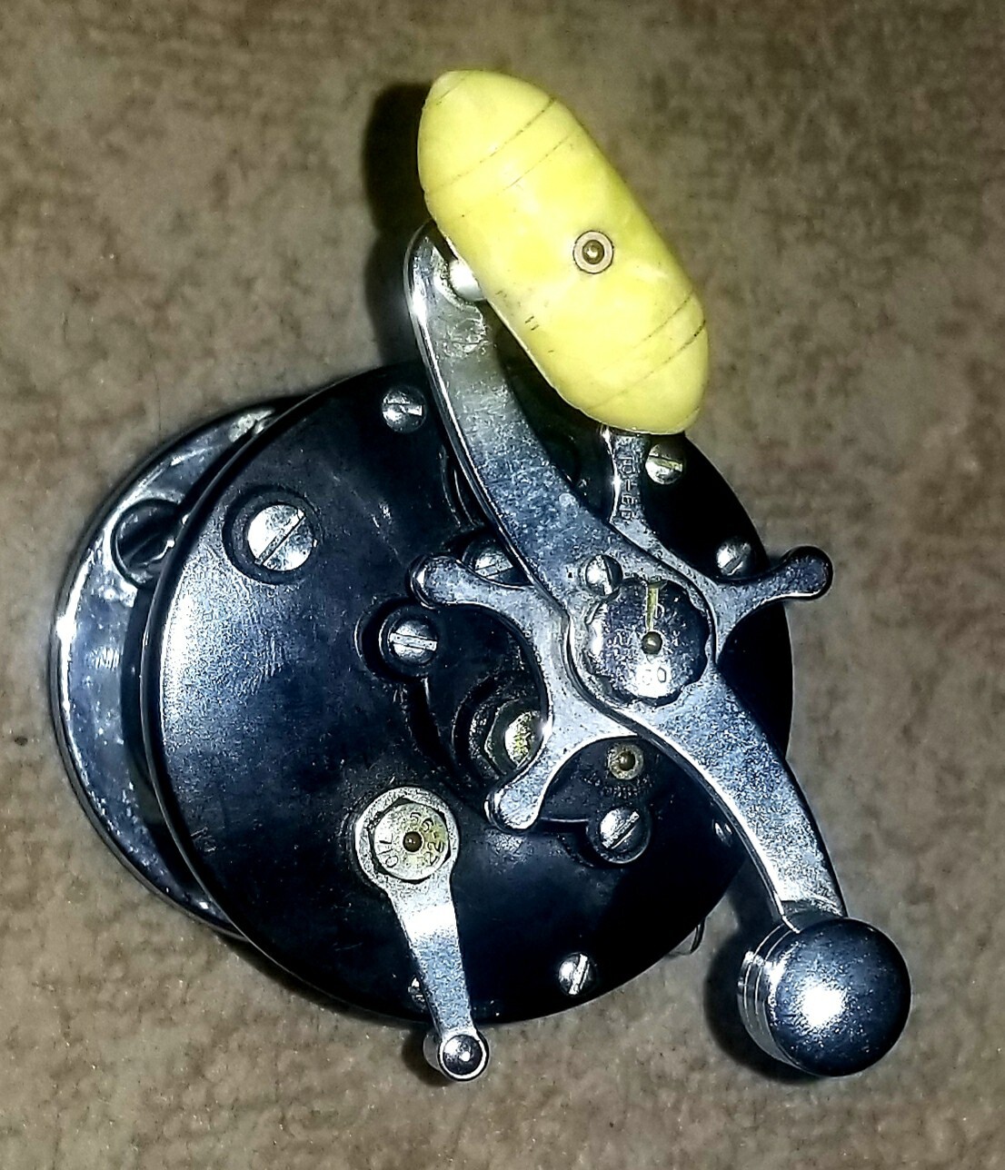Vintage 1970s Penn Leveline 350 Saltwater Fishing Reel White Bakelite Knob NICE!