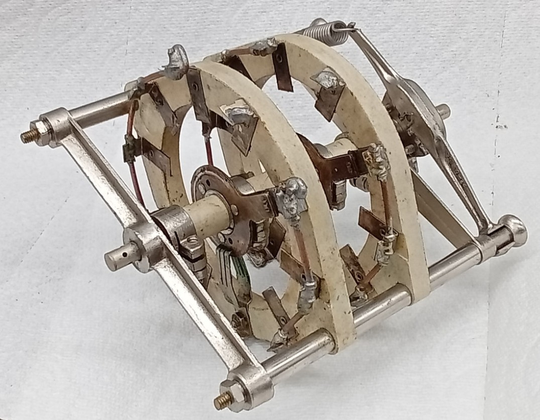 1 RADIO SWITCH # 88S - 32 CERAMIC HV RF ROTARY SWITCH