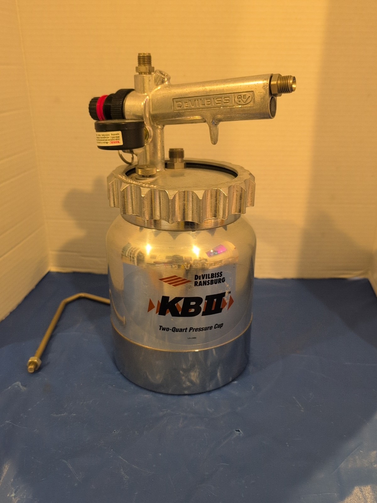 DeVilbliss KB-525 Two Quart Pressure Feed Cup