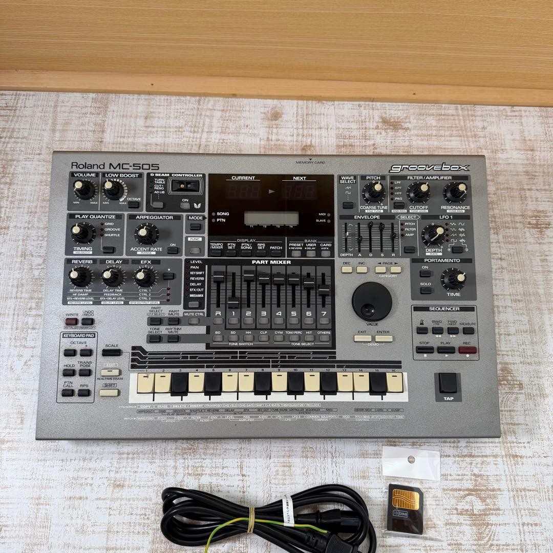 Roland MC-505 Groovebox Built-In Sequencer Vintage Sound Module As Is Working