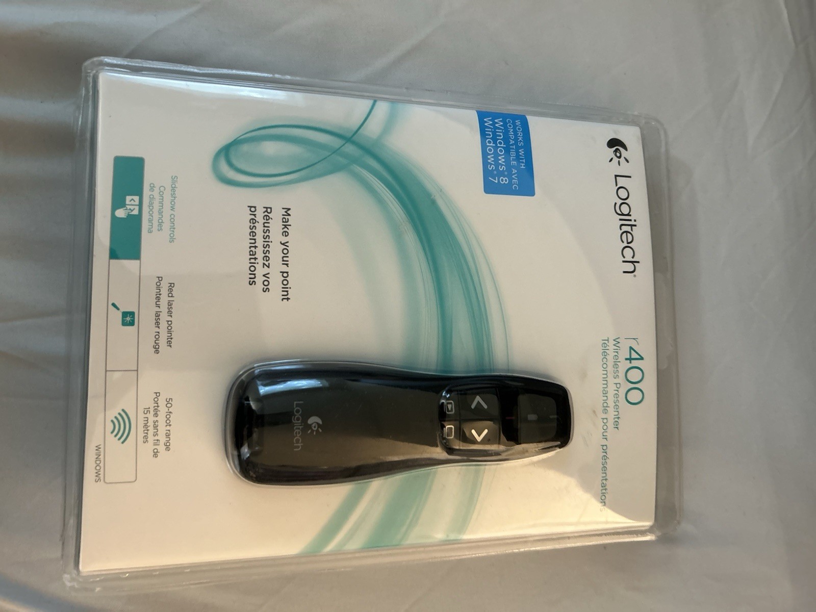 New Logitech Wireless Presenter R400, Wireless Presentation Remote Clicker/Laser