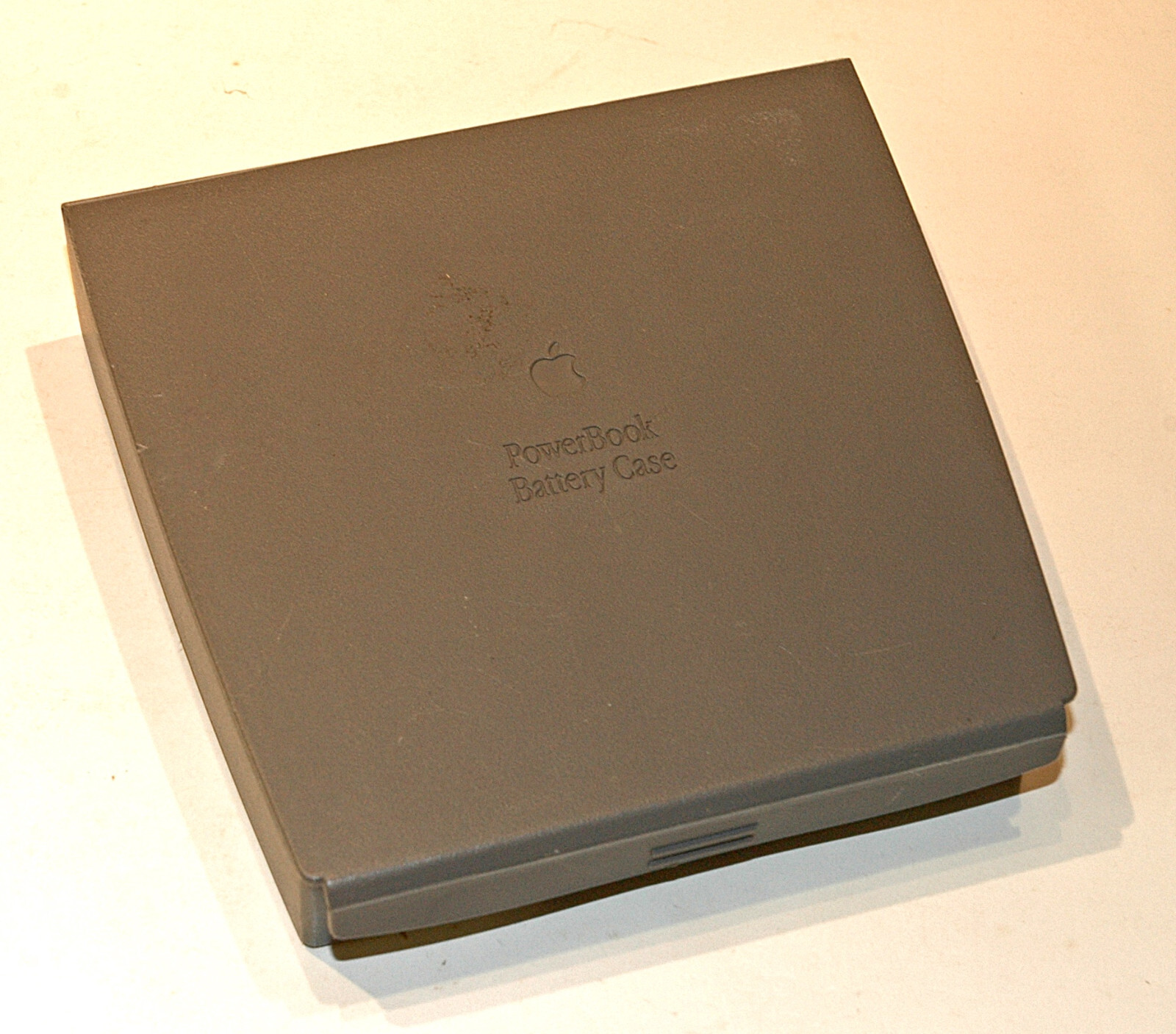 Genuine Apple PowerBook Rigid Plastic Battery Case 815-1539 CAV 1 -- LAST CALL