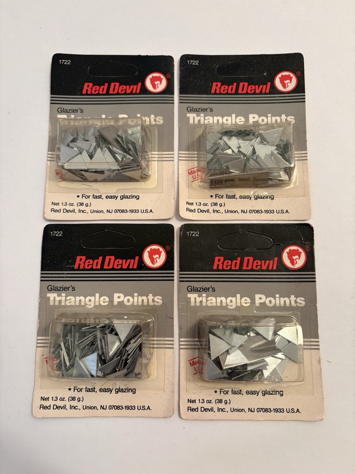 U.S.A. - (4 PKS) RED DEVIL #1722 TRIANGLE GLAZING POINTS - NEW - FREE SHIPPING