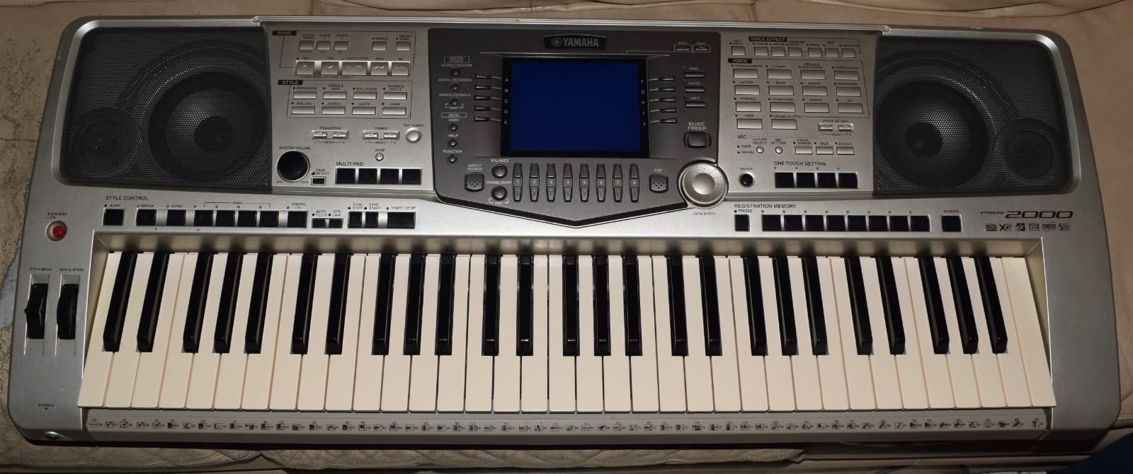 Yamaha PSR-2000 Keyboard Workstation