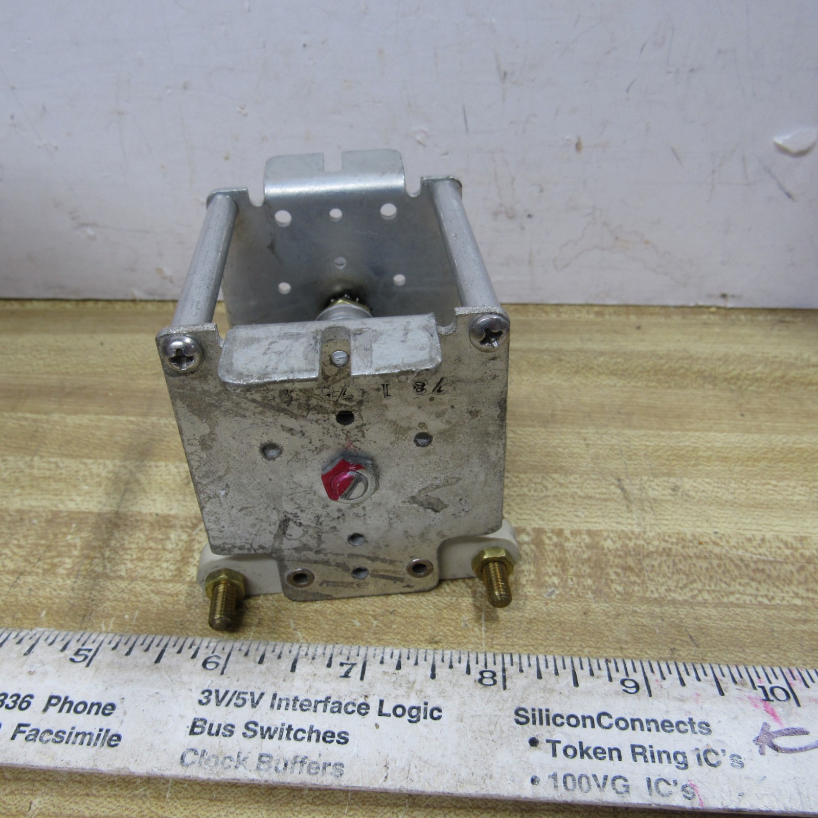 VARIABLE CAPACITOR 100 pF 13 to 96 pF 1/4 inch shaft TRANSMITTING
