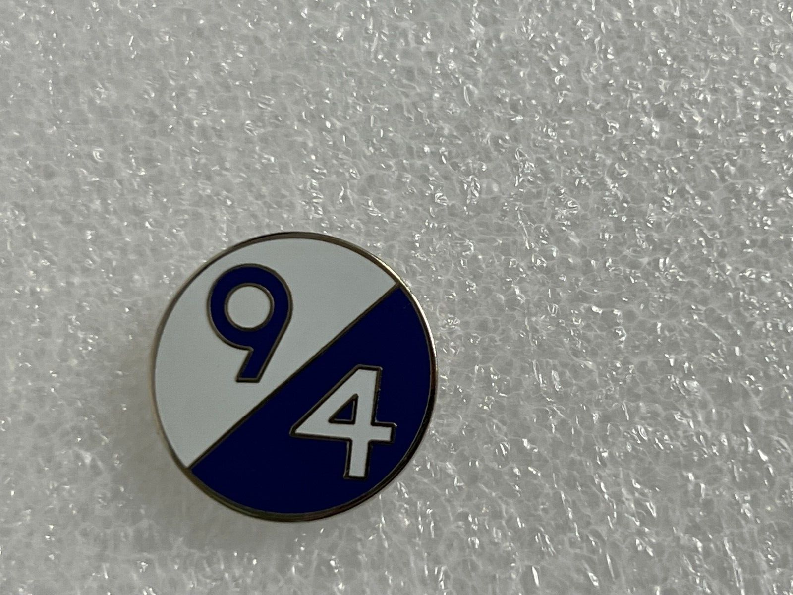 US ARMY 94TH INFANTRY DIVISION HAT PIN (H0) 7/8TH INCHES