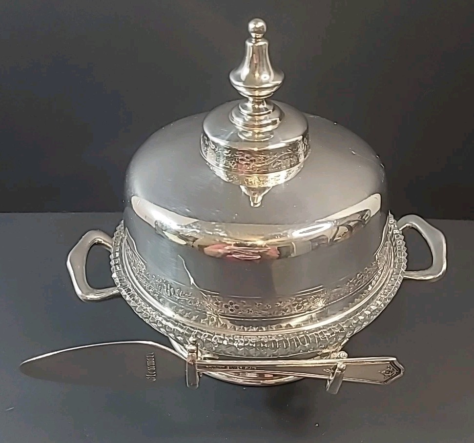 Vintage Reed & Barton Silverplate Round Butter Dish  W/Knife & Cow Glass Insert