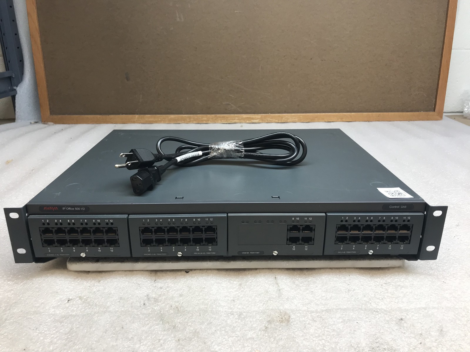 Avaya IP Office 500 V2 PBX VCM64 PRI 2U 2x Phone 8 DS8 SD Card Tested