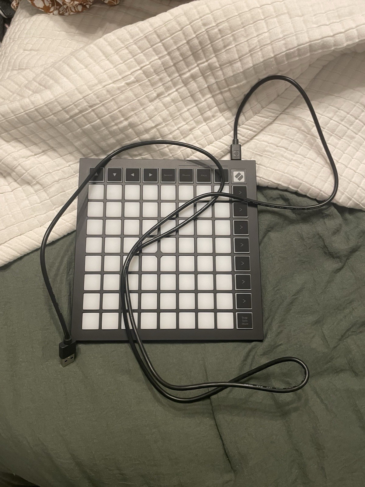 Novation Launchkey Mini MK3 25-Key Midi Keyboard Controller with Power Cable