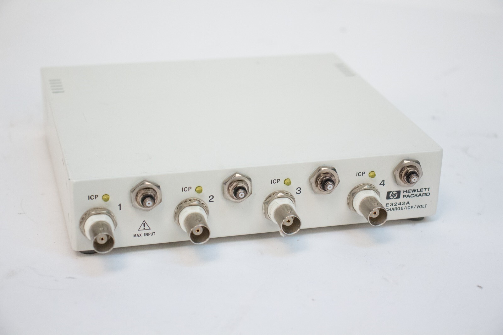 HP Agilent E3242A Charge/ICP/Voltage Breakout Box 4-Ch BNC VXI Digitizer