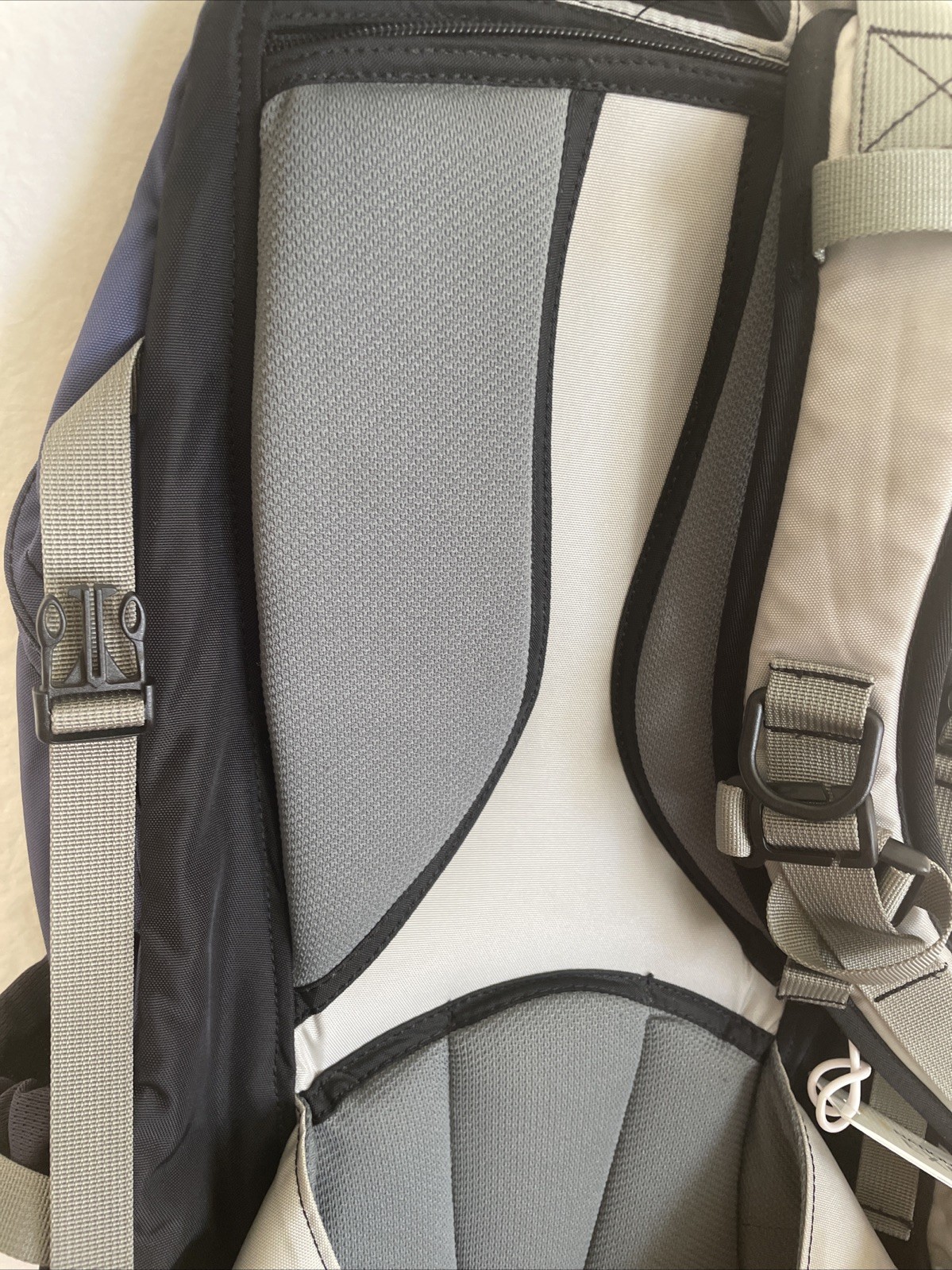 Camelbak ISIS Backpack Blue Grey Adjustable Waist Shoulder Strap Day Pack