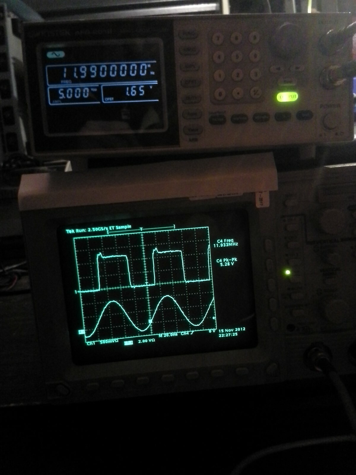 Instek AGG-2012 12 MHz Arbitrary Function Generator USB programmable 10V p-pk
