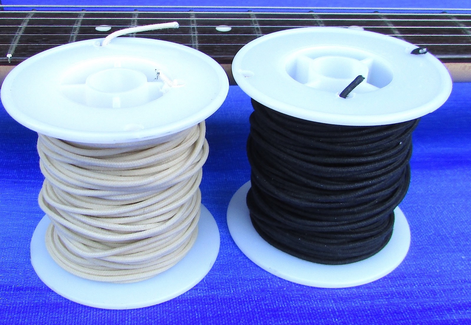 Gavitt Cloth Push Back Guitar Wire 100 Feet =  50ft BLACK & 50ft WHITE Spool