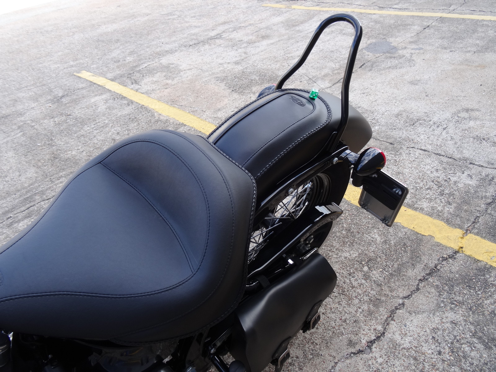 HARLEY-DAVIDSON 2012--2017 SOFTAIL SLIM AND 2011-2013 BLACKLINE CUSTOM SISSY BAR