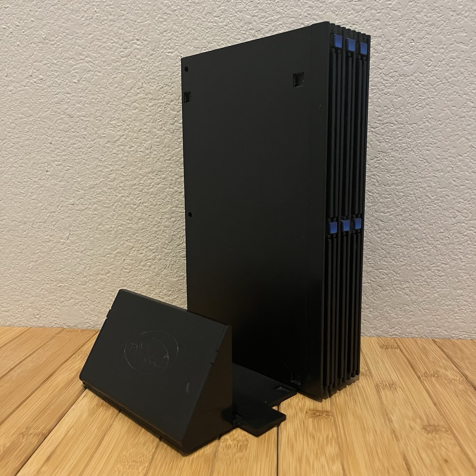 Vintage Nyko PlayStation 2 Vertical Tower Gaming Storage Holds 6 Discs Ps2