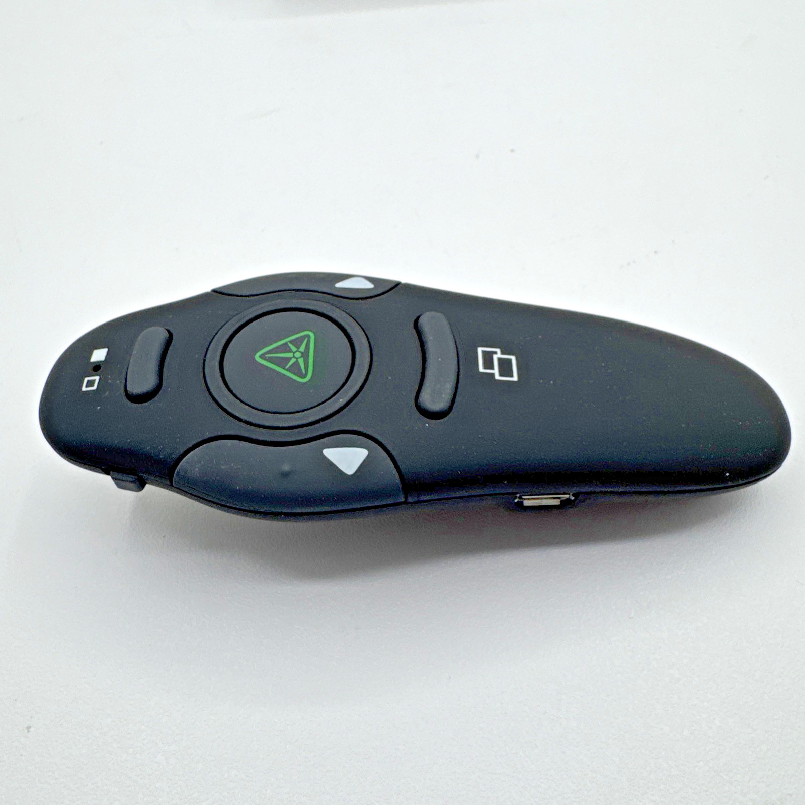 DinoFire D06 Green Laser Presentation Clicker Wireless USB Rechargeable Remote