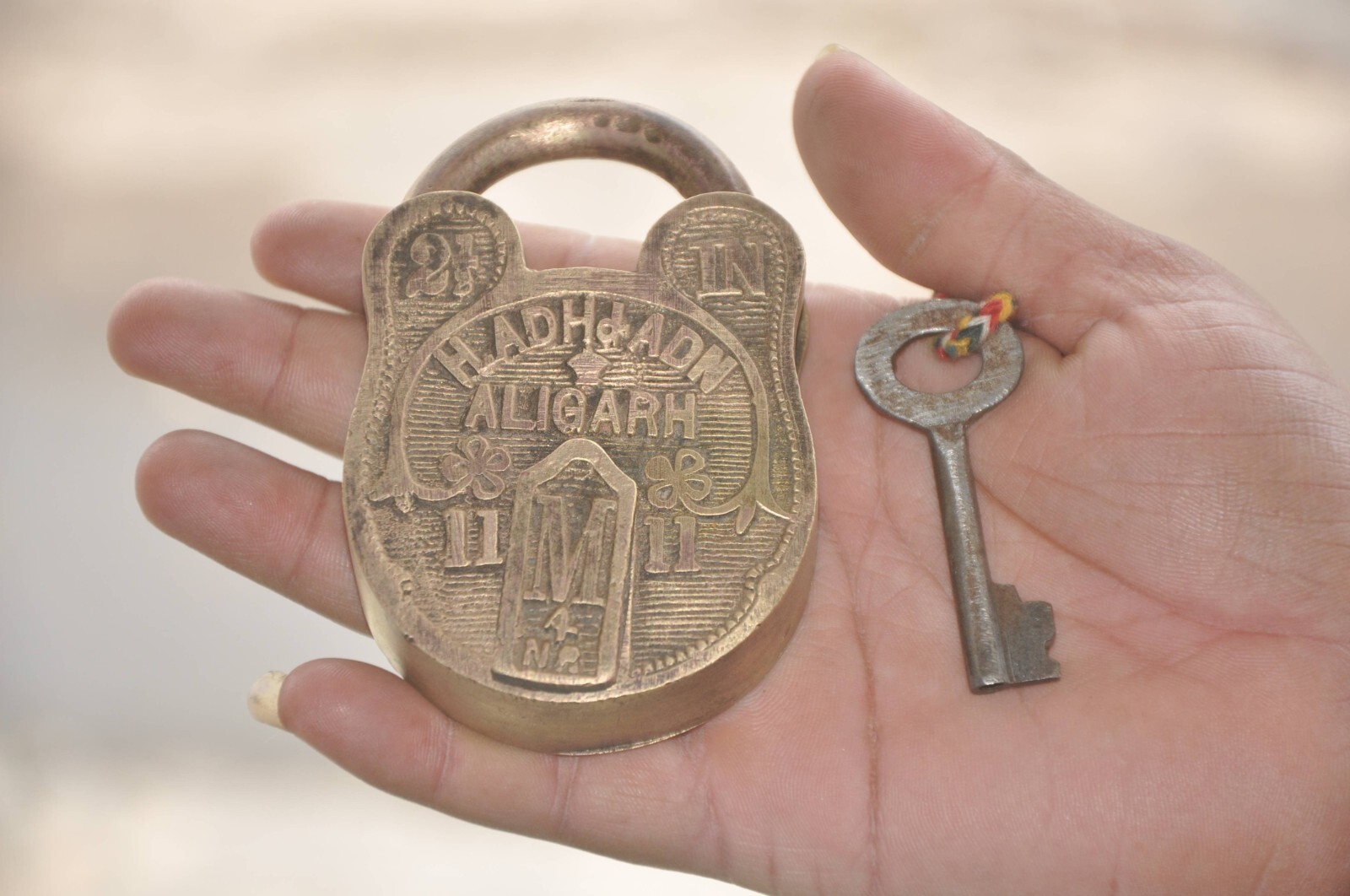 Vintage Brass Fine Quality Lines Engraved Handcrafted Padlock