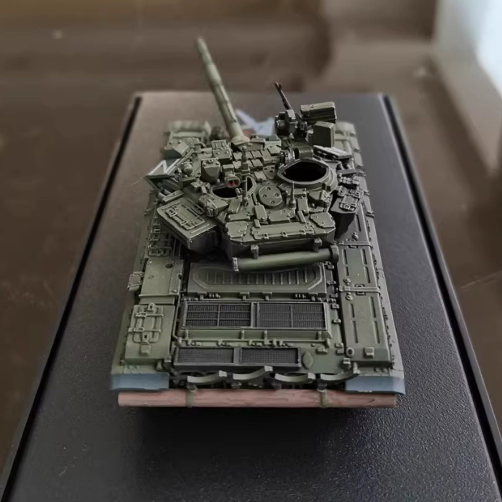 5.1in Russian Special Military Operations T-90A Main Battle Tank Model Assembly