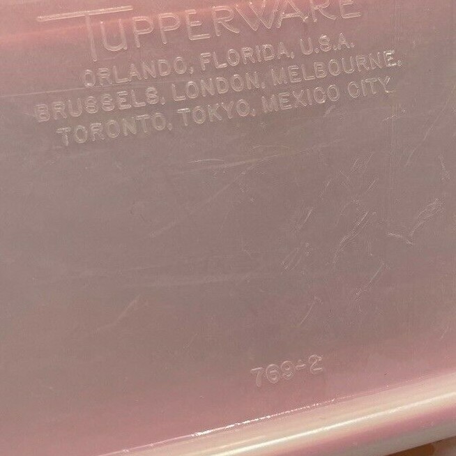 Tupperware Tuppercraft Red Divided Rectangle Container Tray Lid Stow N Go 767