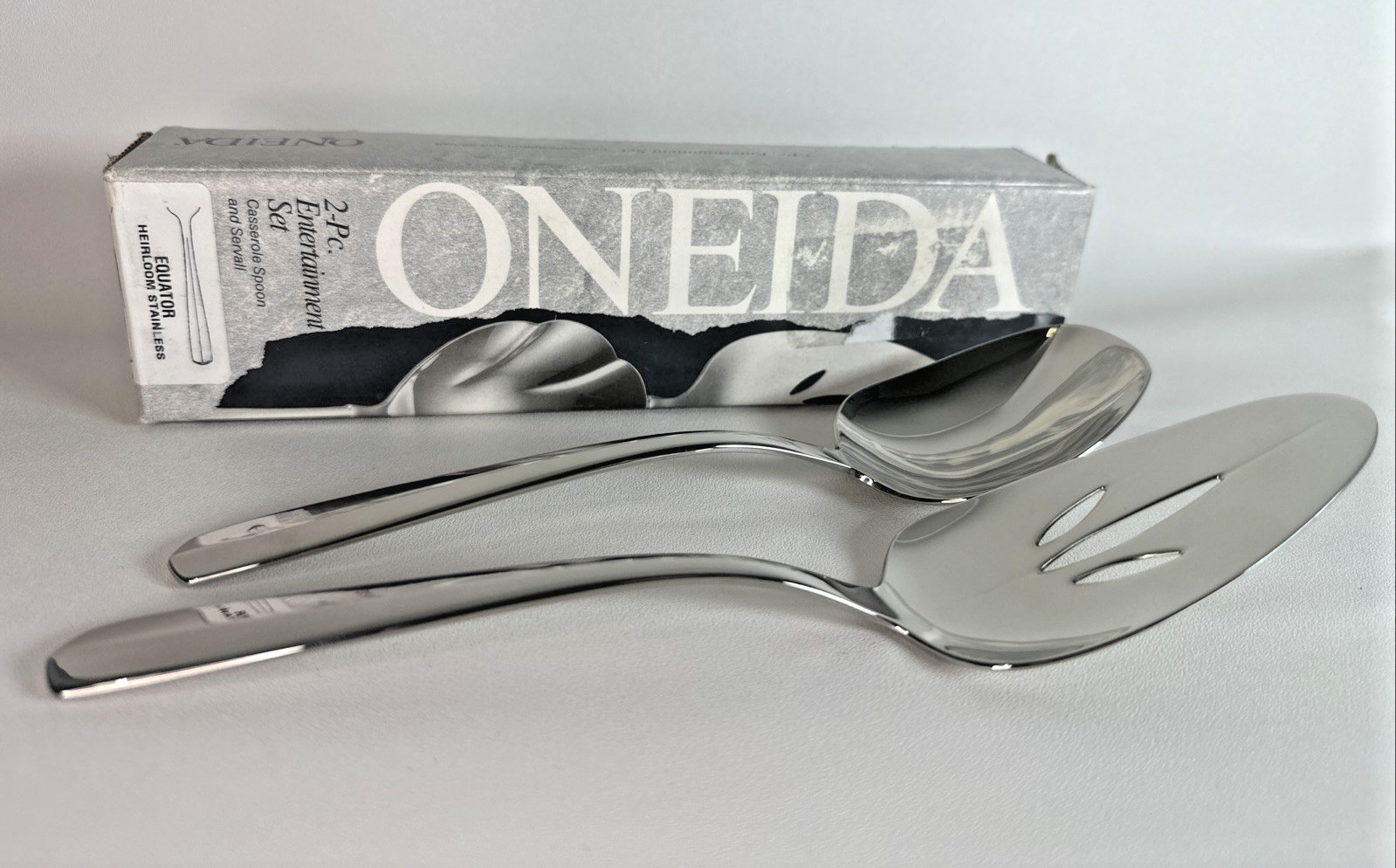 Oneida Equator Heirloom Stainless 2pc Entertainment Set Casserole Spoon, Servall