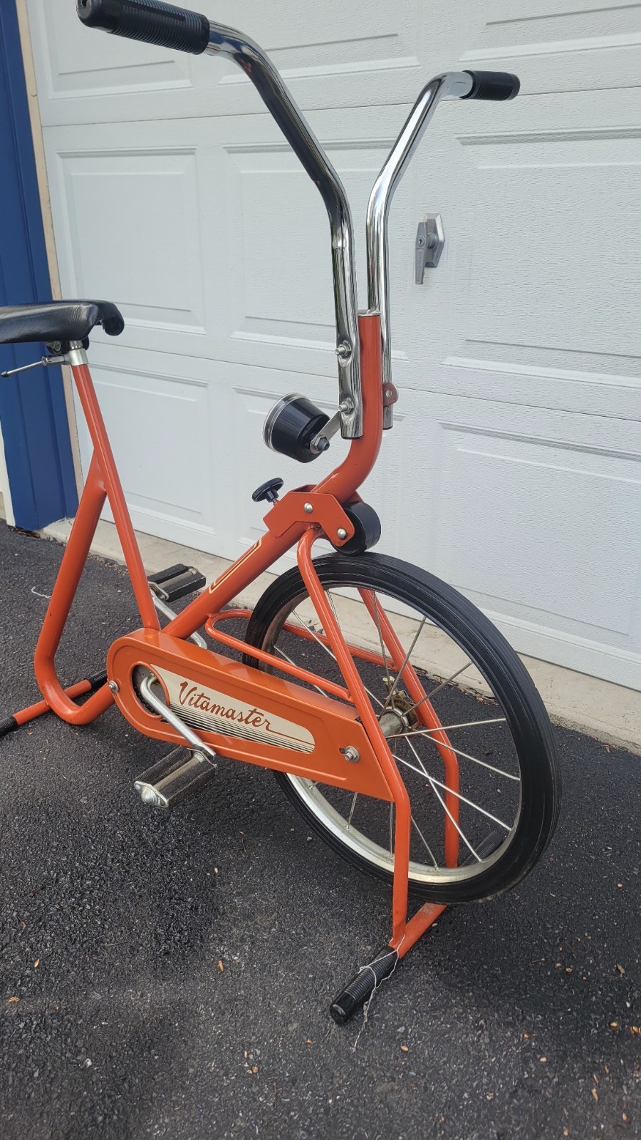 Vintage VITAMASTER stationary bike orange Excelent condition...