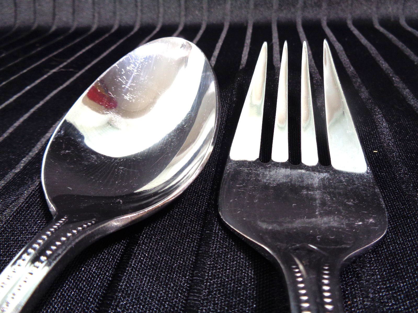 Oneida Countess Stainless Steel Flatware Serving Fork & Spoon Beaded USED