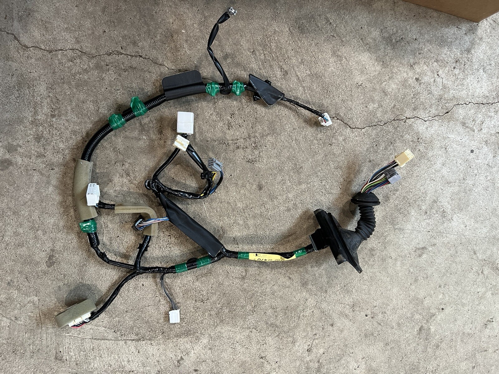 08 Lexus GX470 wiring harness door left front 82152 60470 J