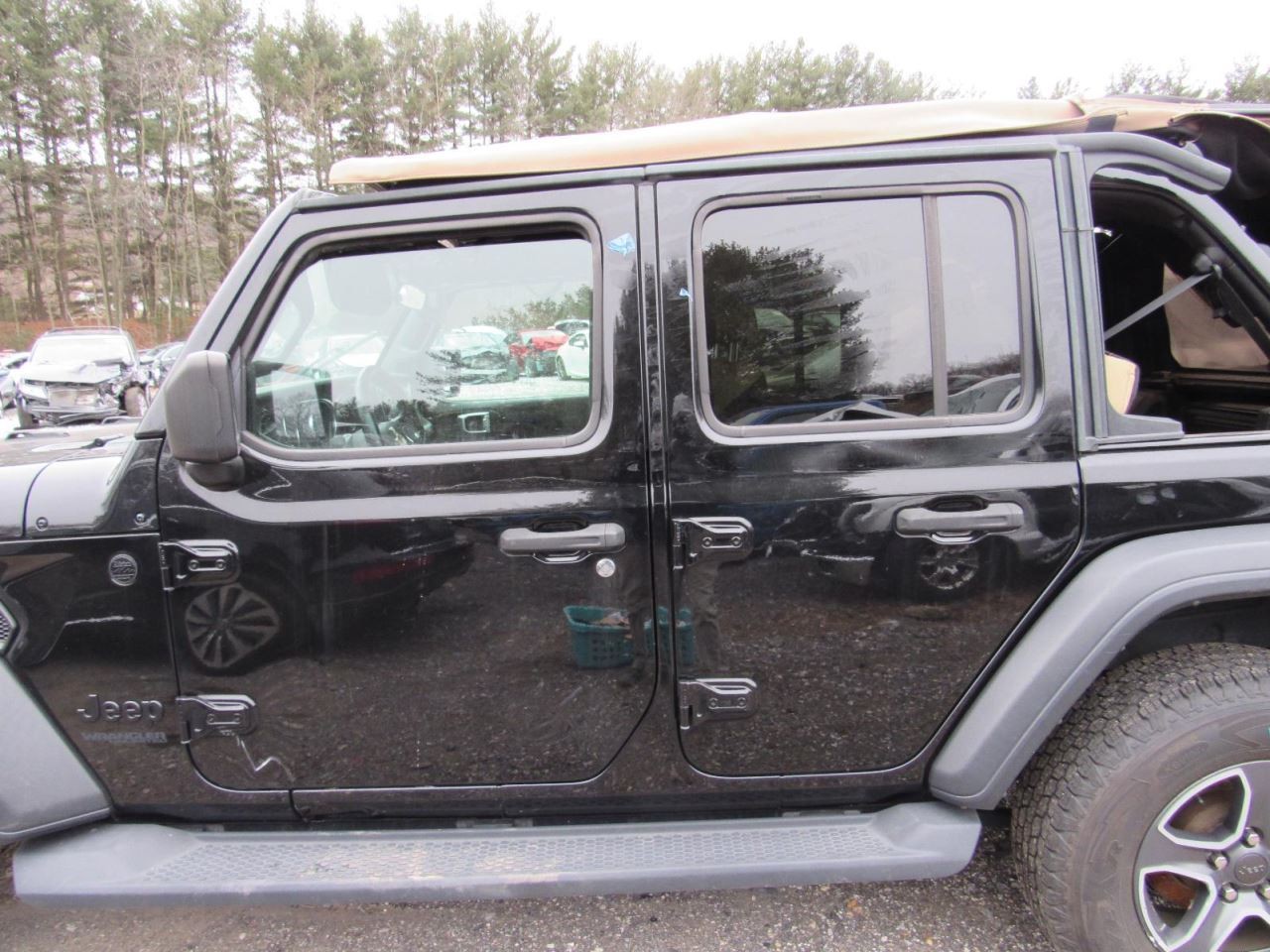 TJ 2020 Glove Box 1027433