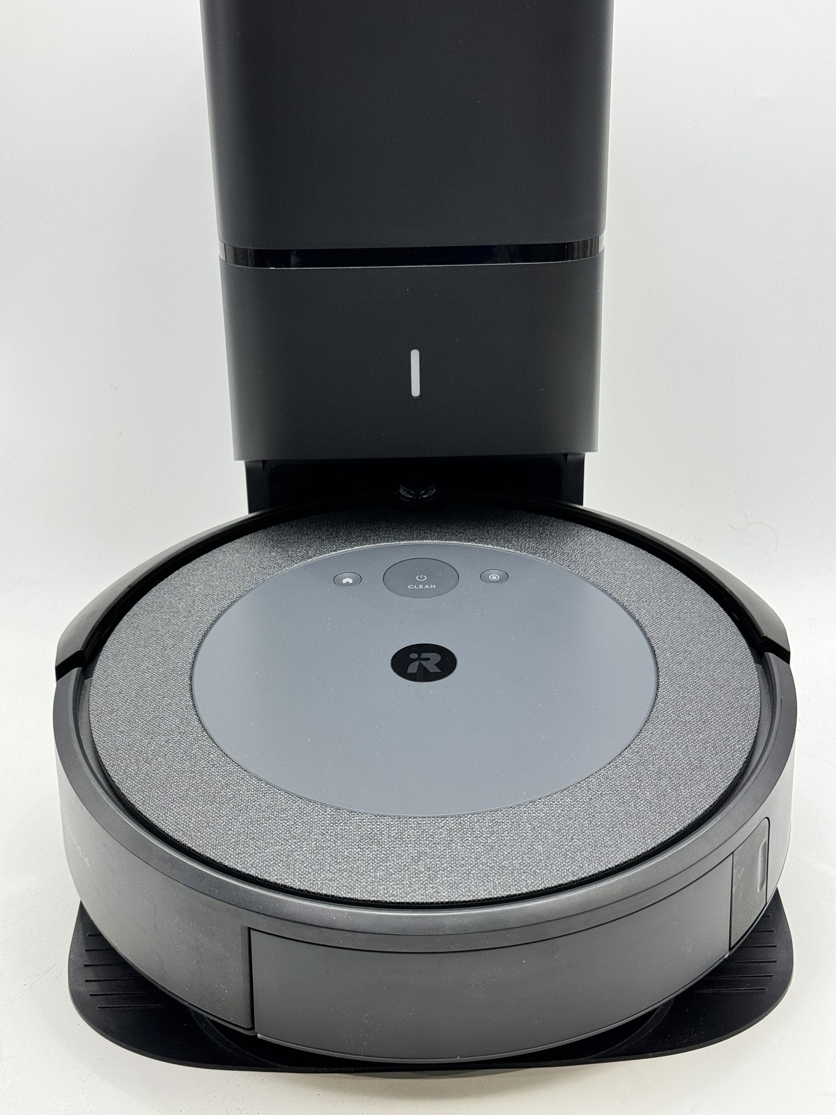 iRobot Roomba i4 + Self-Emptying Cleaning Robot Smart Mapping - Scratch & Dent