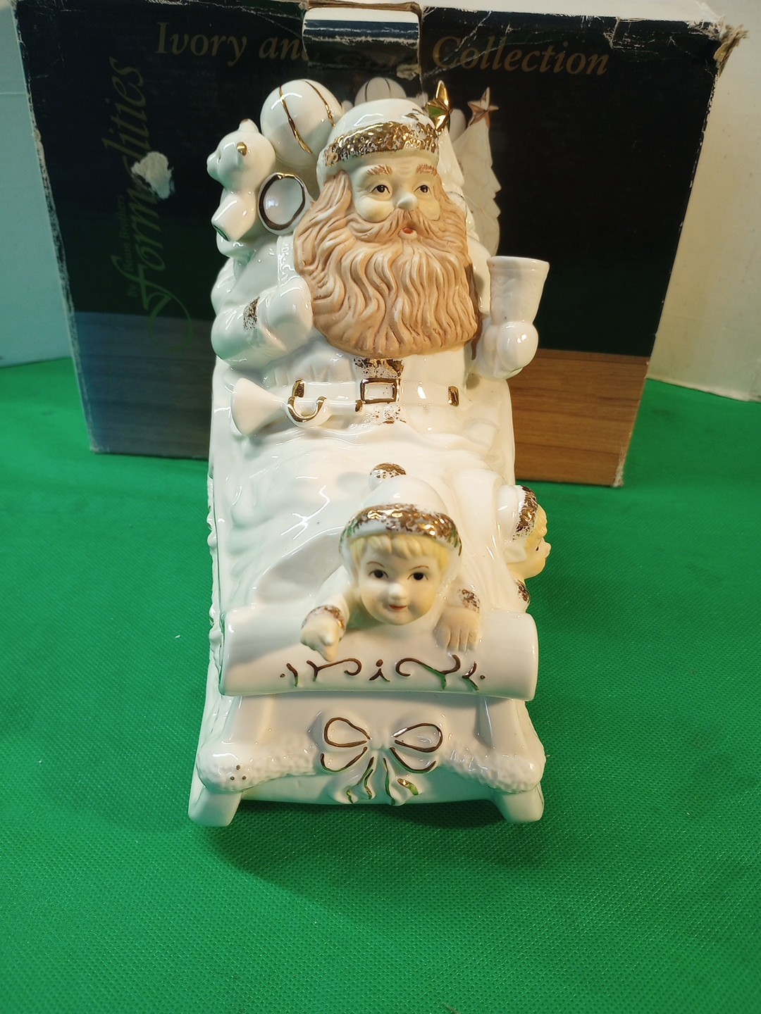 Baum Brothers Formalities Ivory and Gold Music Box Santa and Children in Sleigh
