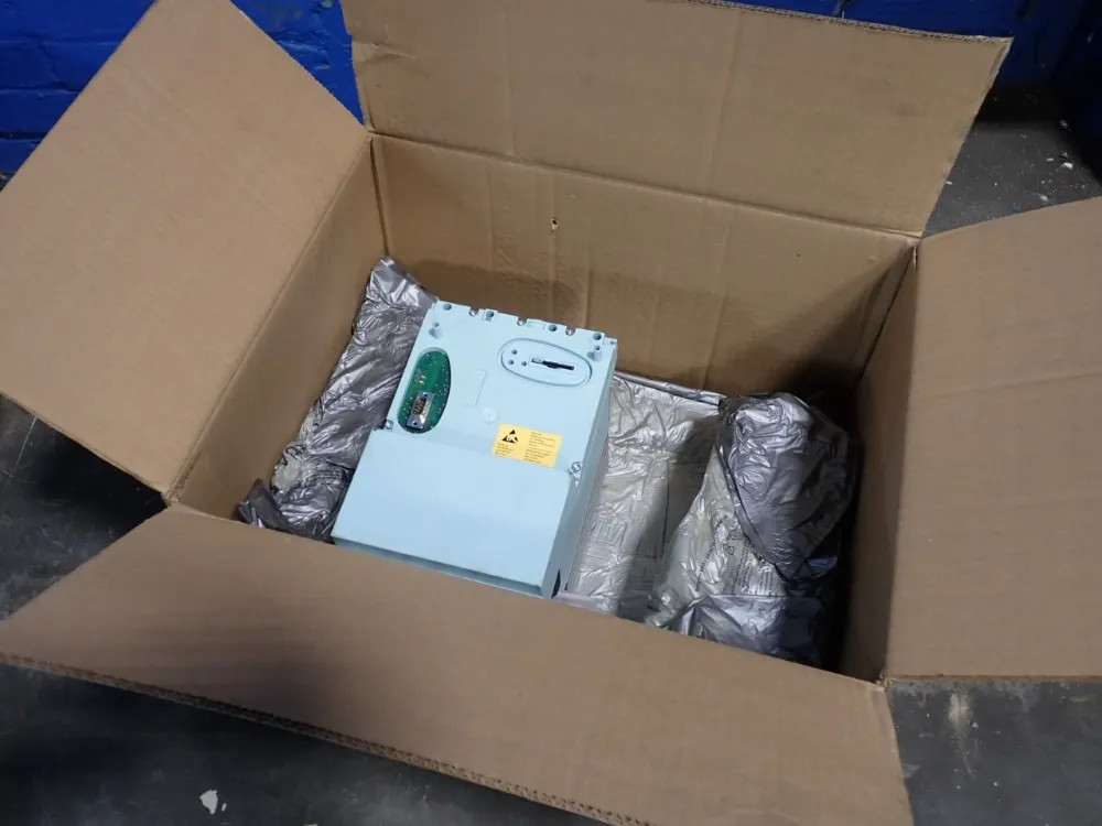 SIEMENS  6SL3235-0TE21-1RB0 FREQUENCY CONVERTER  04200681143