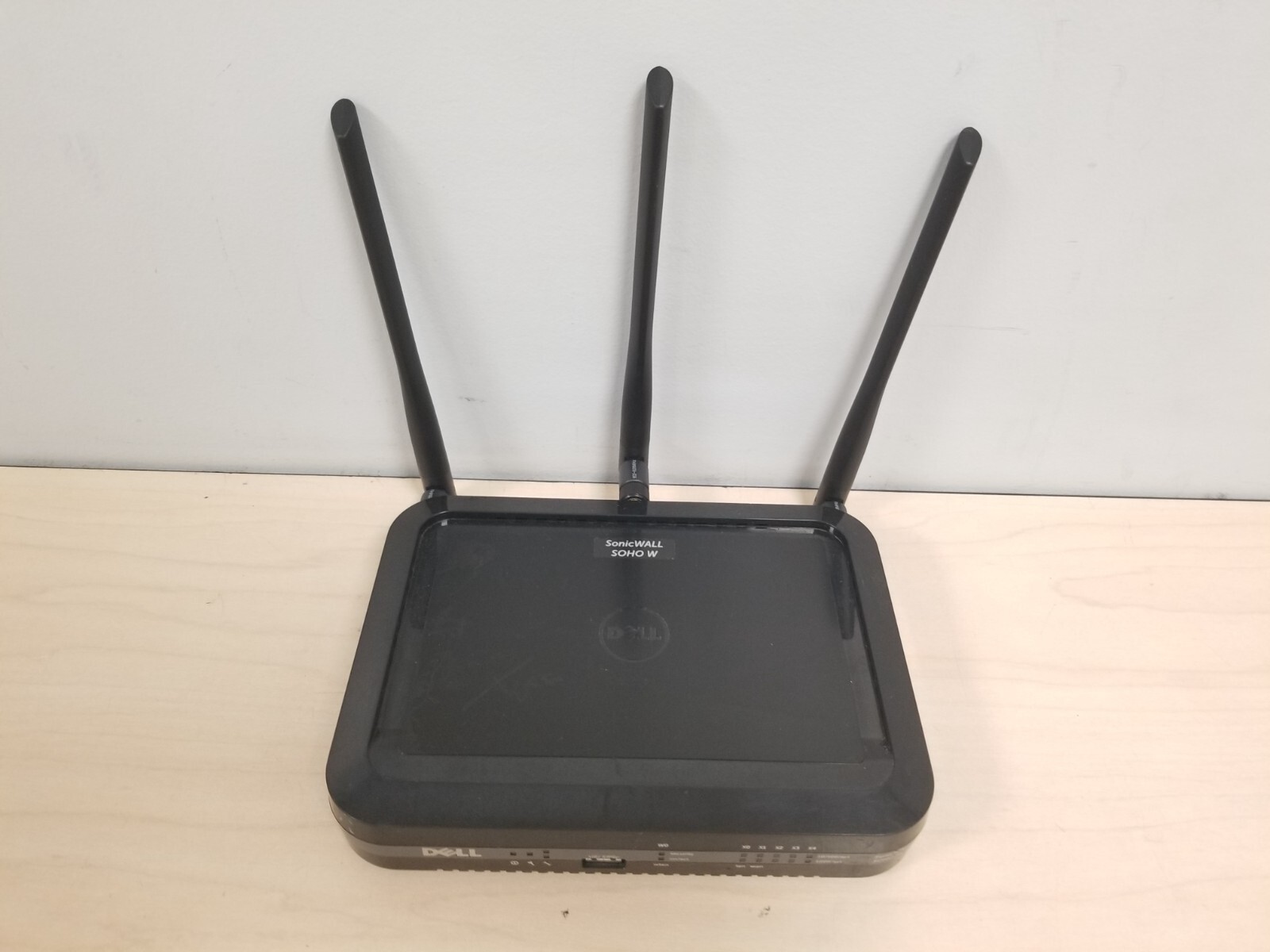 Dell Sonicwall SOHO W Wireless Network Security Appliance APL41-0BA W/AC-ADAPTER
