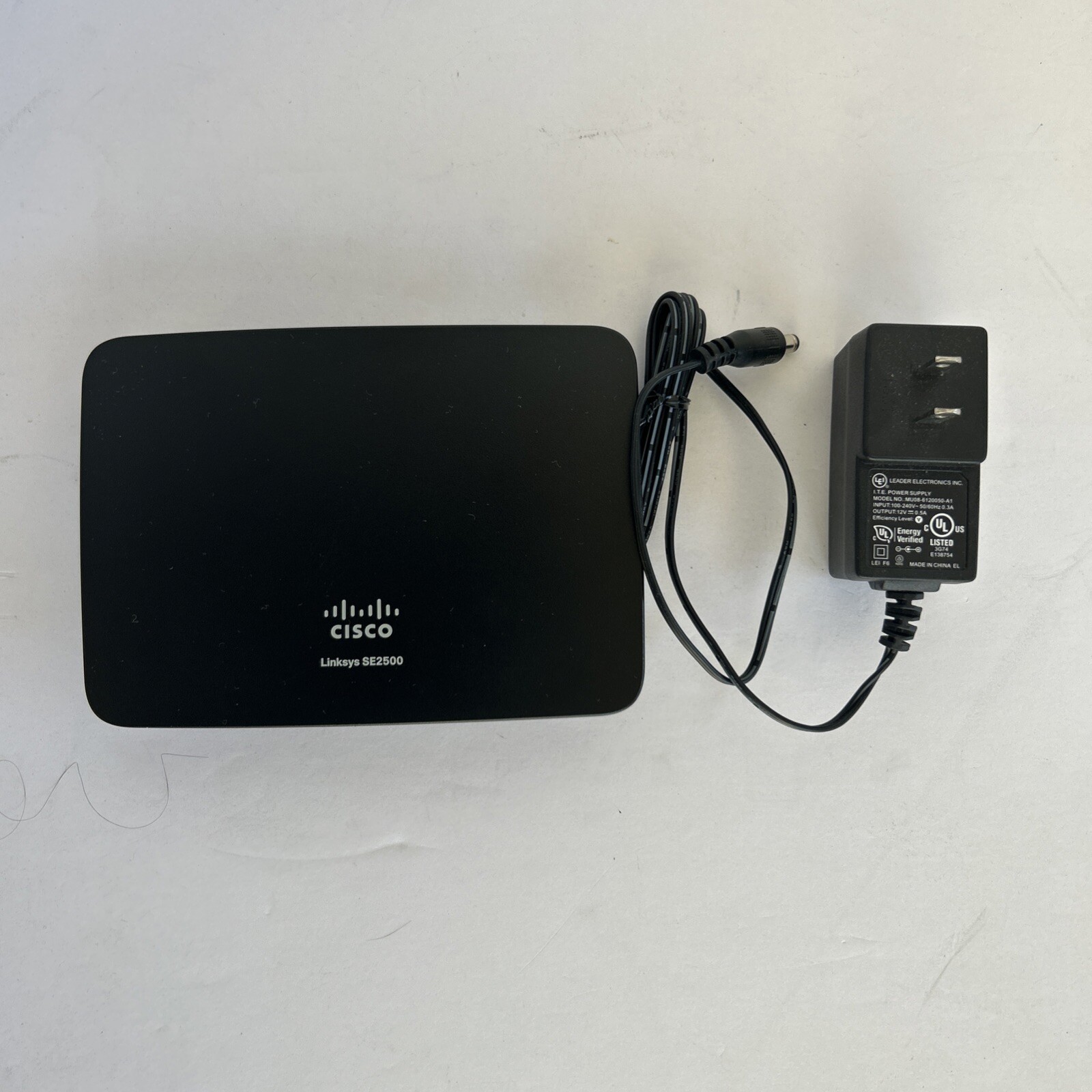 Linksys 5-Port Gigabit Ethernet Switch Model# SE2500