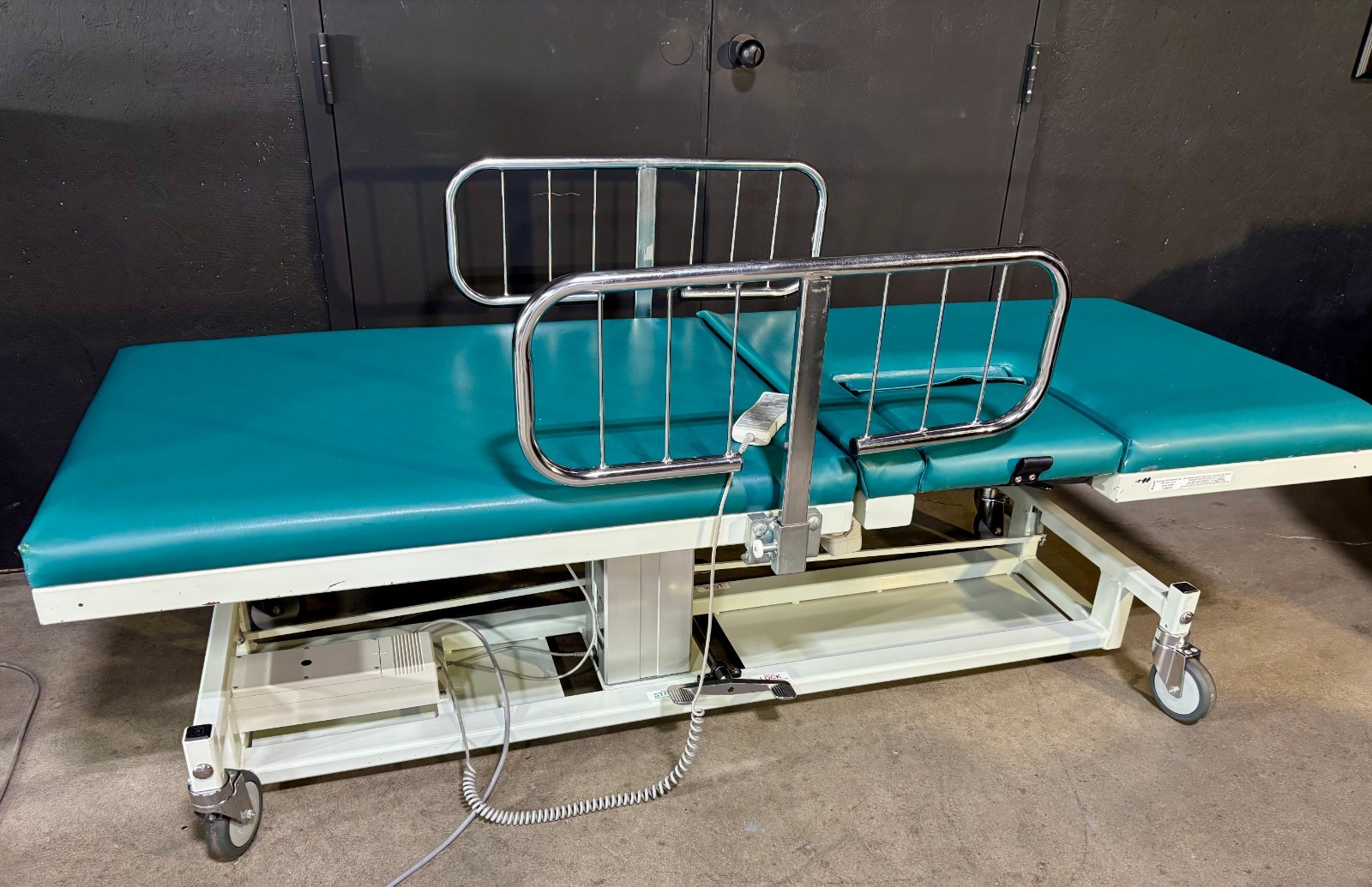 Medical Positioning Inc echo table model 1122