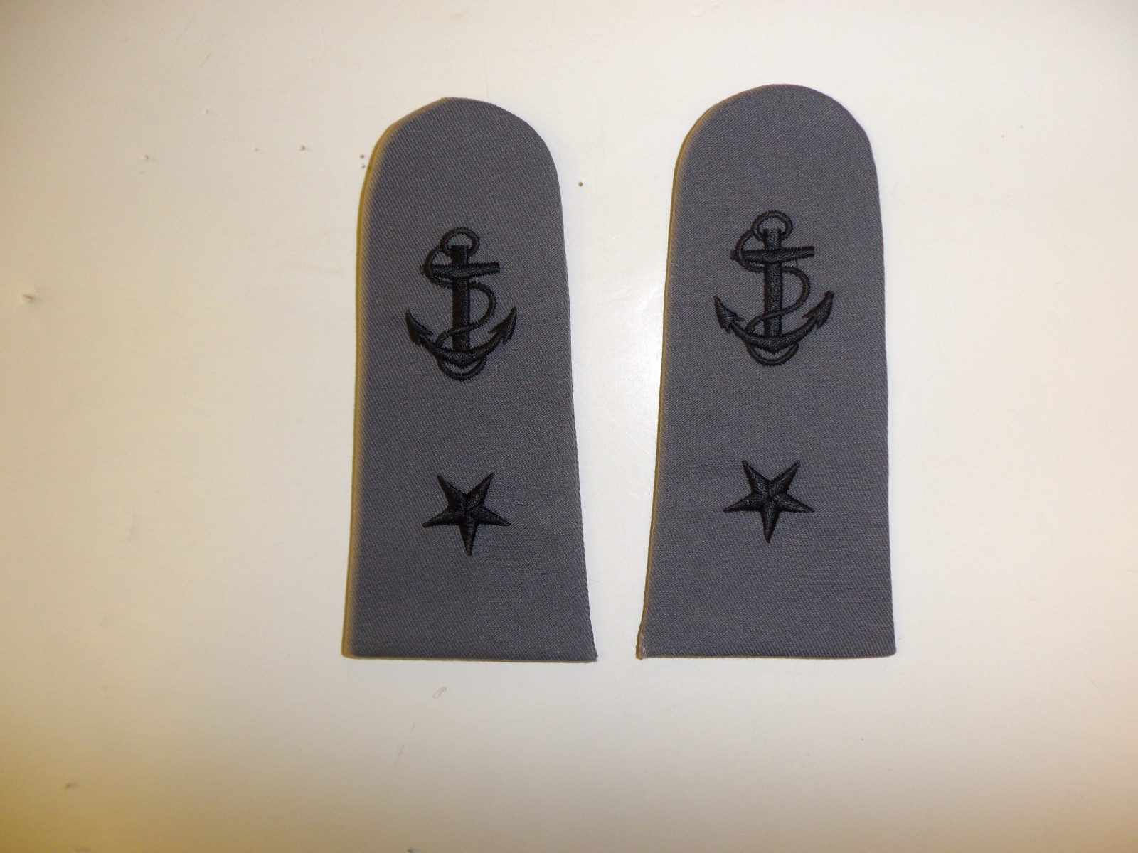 b3718p WW 2 U.S.Navy Admiral Shoulder Board 1 Star Gray Pair USN IR32D