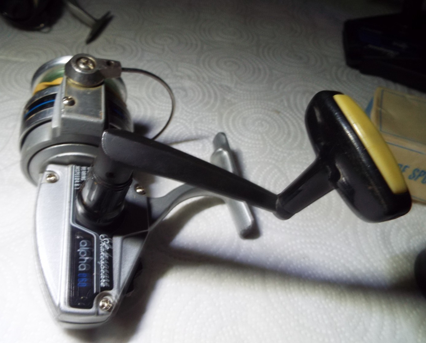 7 VINTAGE FISHING REELS WITH SOME EXTRA SPOOLS GARCIA, QUANTAM ETC.... READ!!!