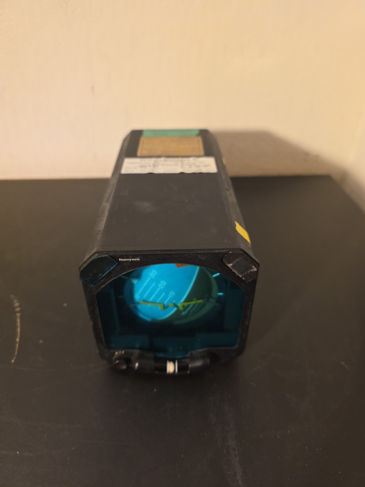 P/N 7000836-916 AUGUSTA A109E COPILOT ATTITUDE REFERENCE INDICATOR - SERVICEABLE