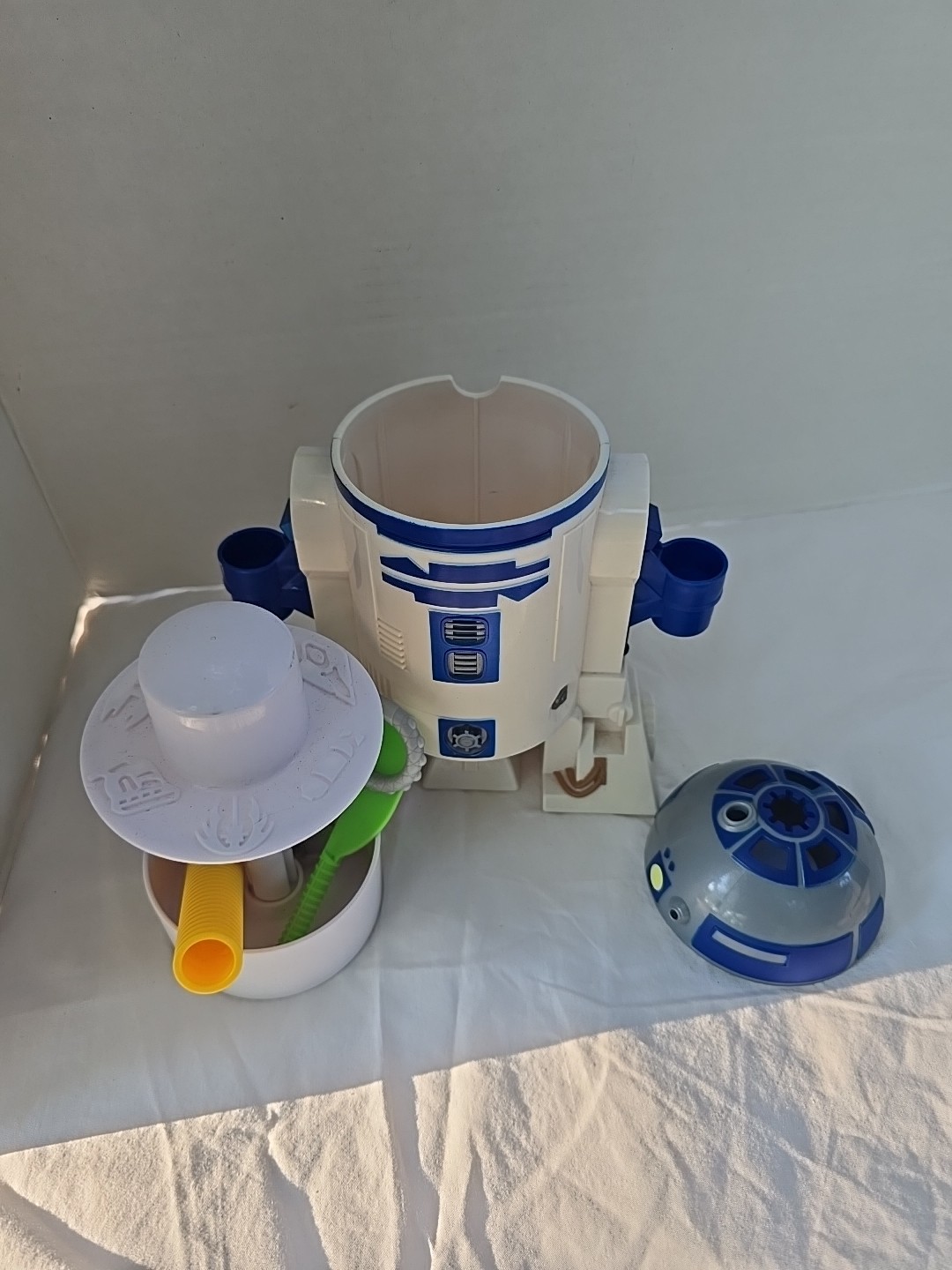 R2D2 Star Wars Play Doh Toy