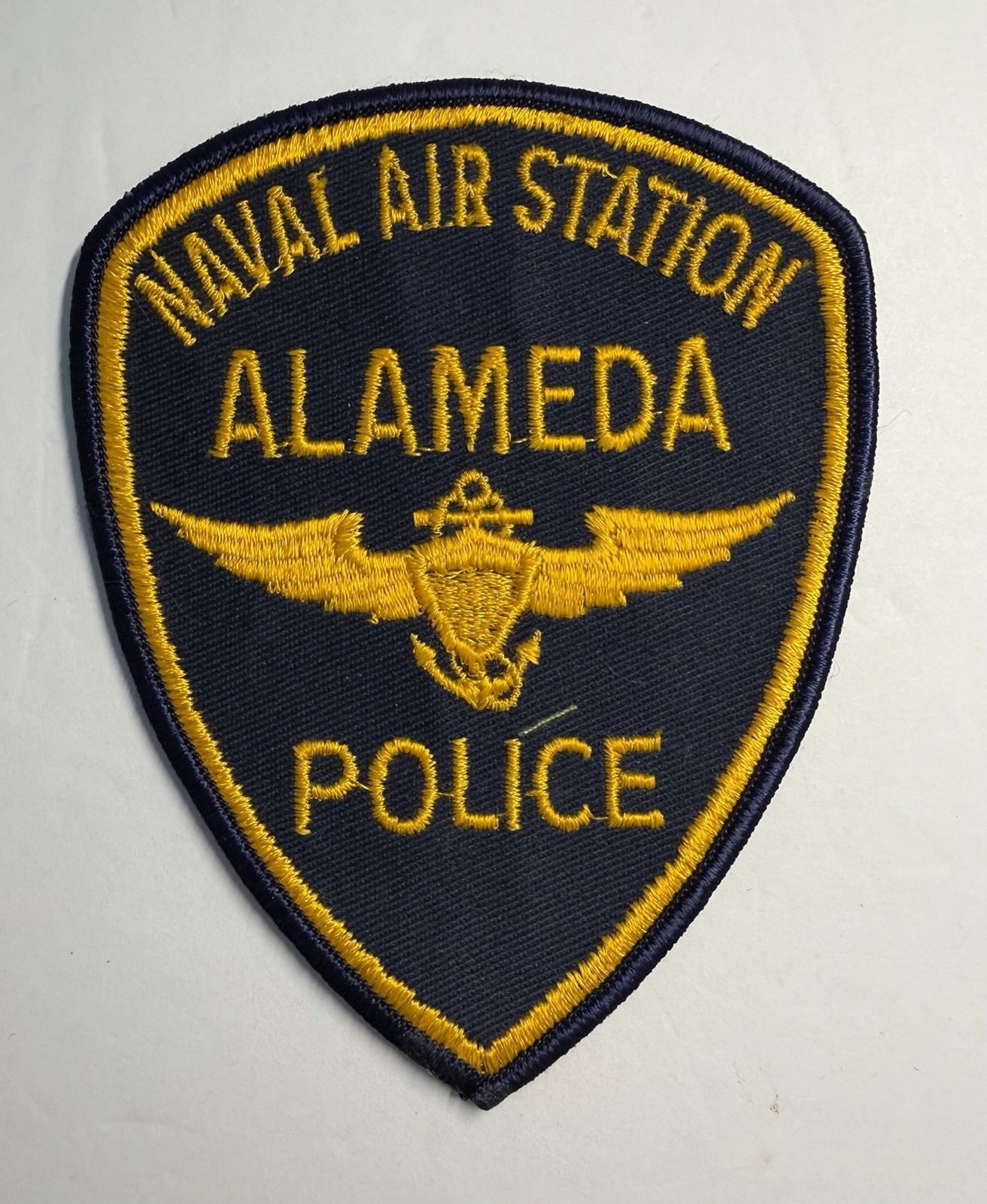 VINTAGE CALIFORNIA DOD MILITARY NAS NAVAL AIR STATION ALAMEDA POLICE PATCH #D45