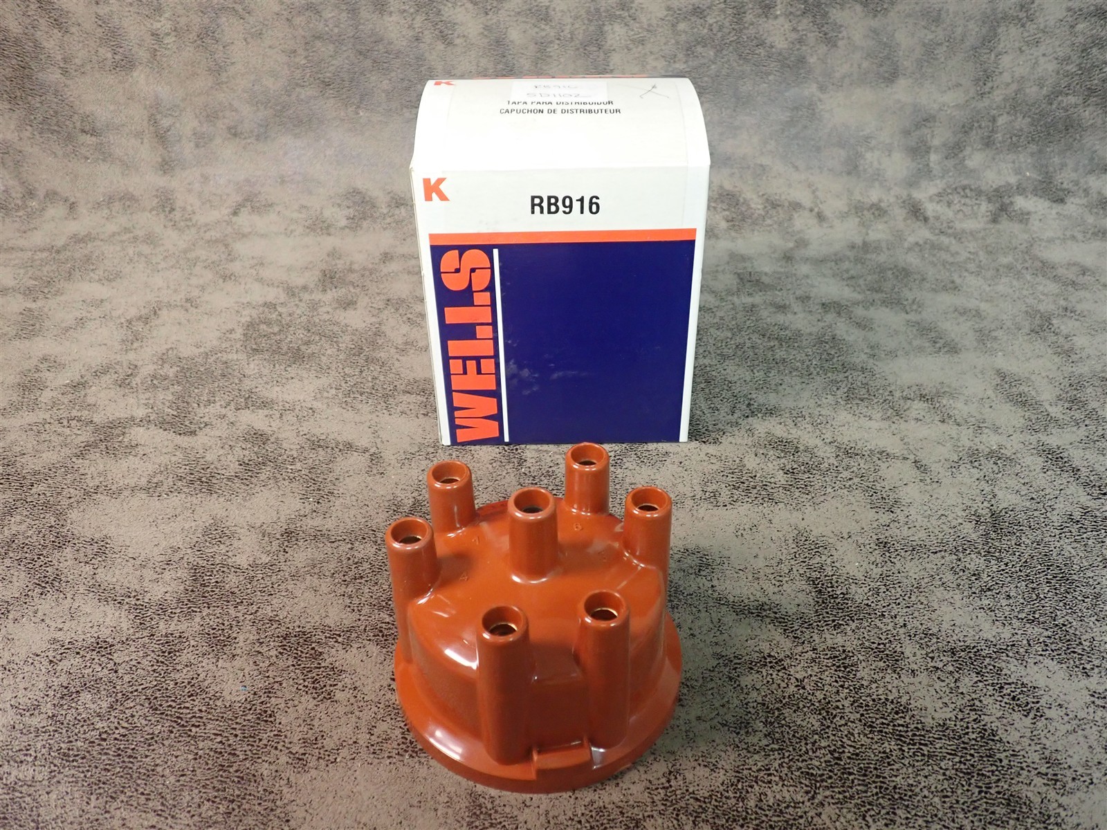 NEW Wells RB916 Distributor Cap (SS47)