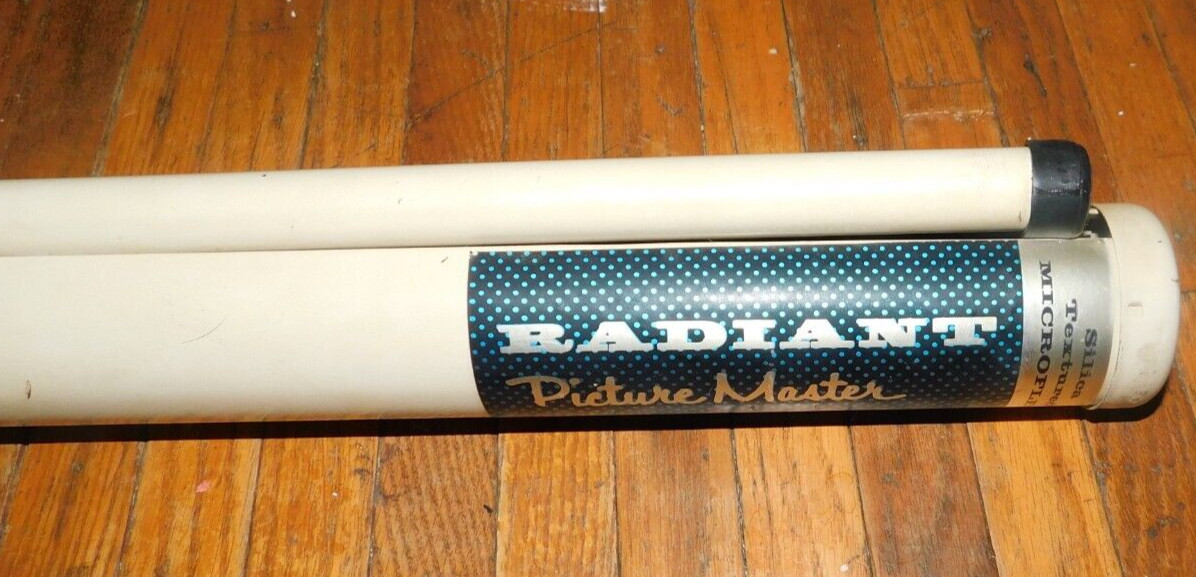 Radiant Picture Master Silica Textured Microflect Portable Movie Screen