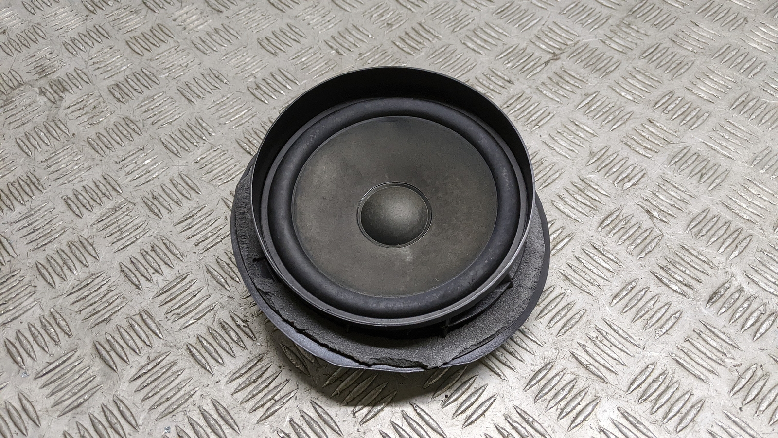 MERCEDES E320 AVANTGARDE AUTO 2004 DOOR SPEAKER (REAR DRIVERS SIDE)