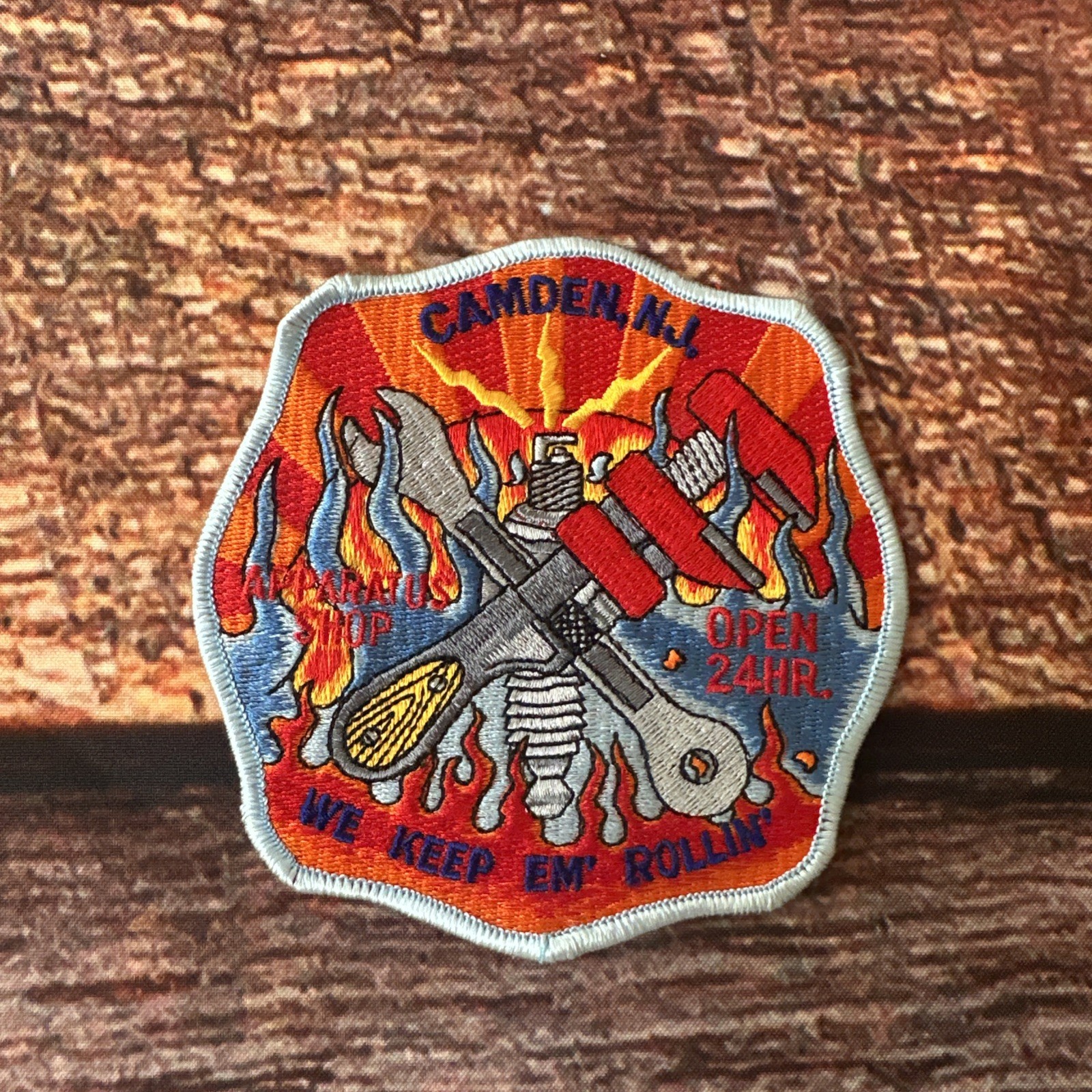 Camden, NJ FIRE DEPARTMENT PATCH APPARATUS SHOP RARE 🔥🔥🔥cfd