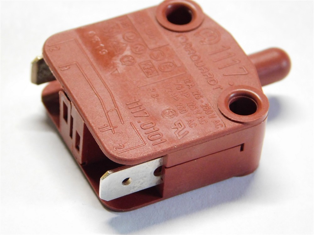 2 Marquardt 1117-0101 / SPPRI61003007316A Snap Action Appliance Switches