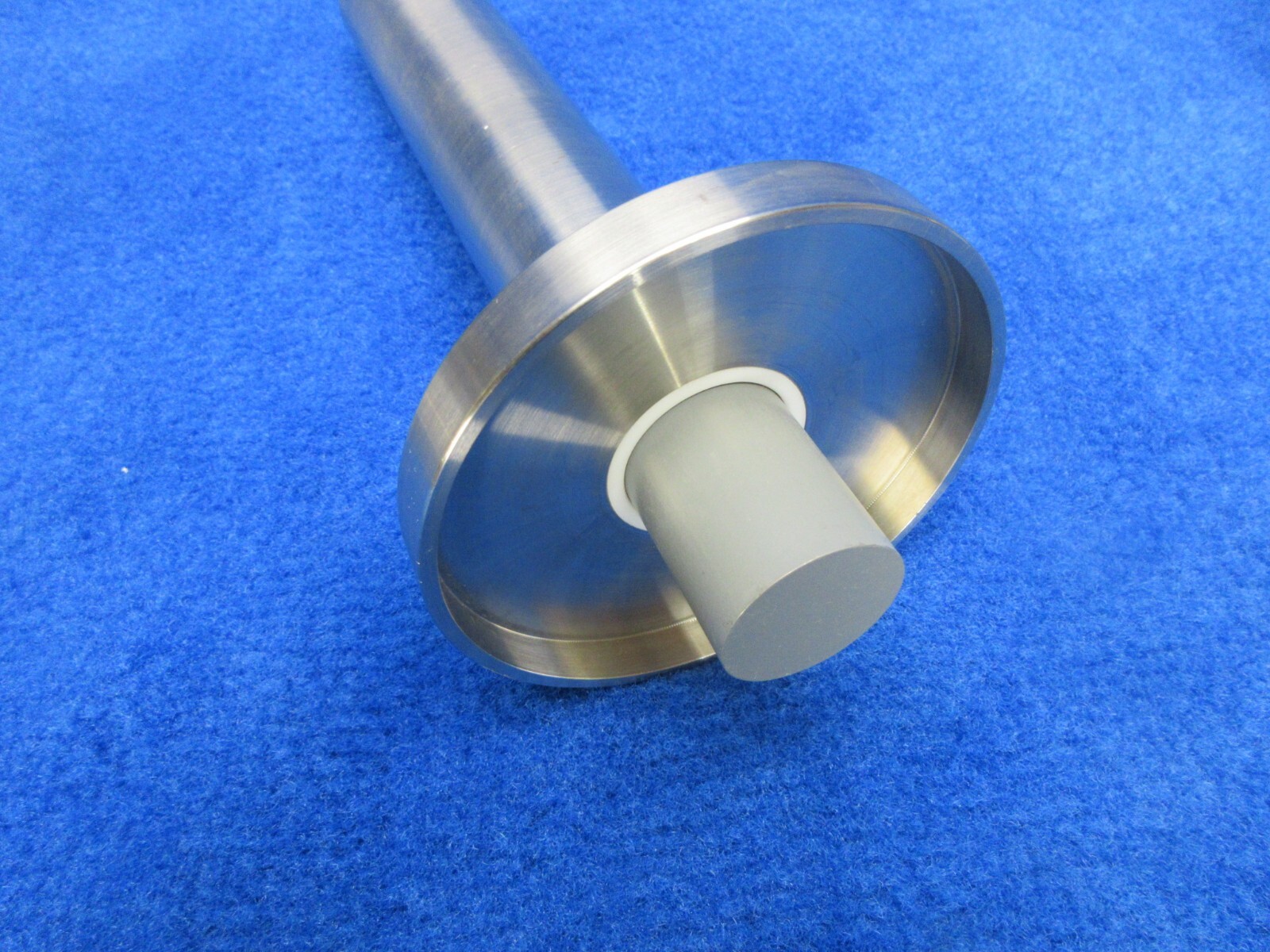 Associated Design & Mfg stainless steel plunger press form compressor 20cm throw