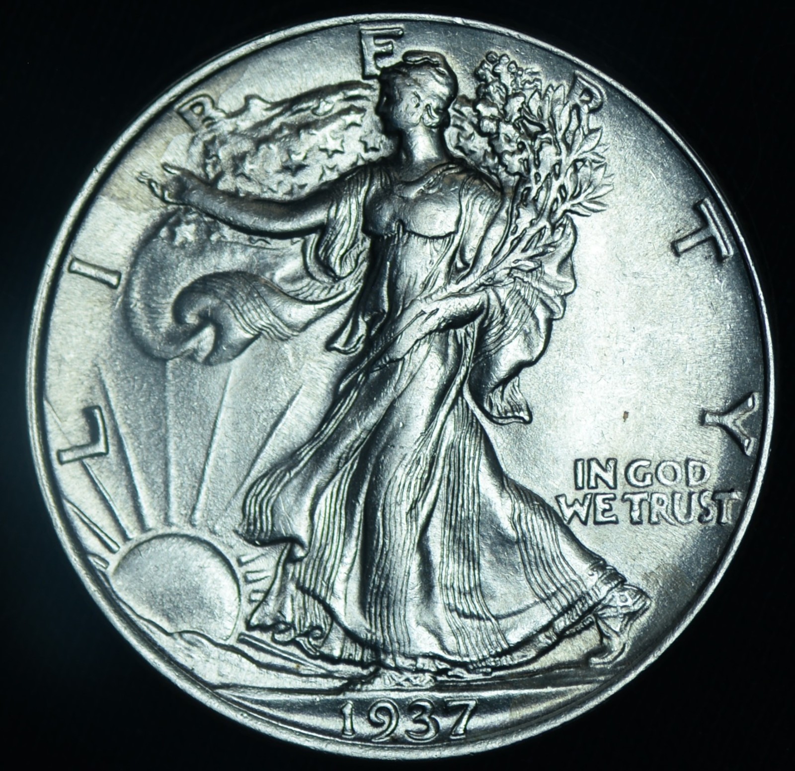 1937 50C Walking Liberty Half Dollar BU ~ 26488