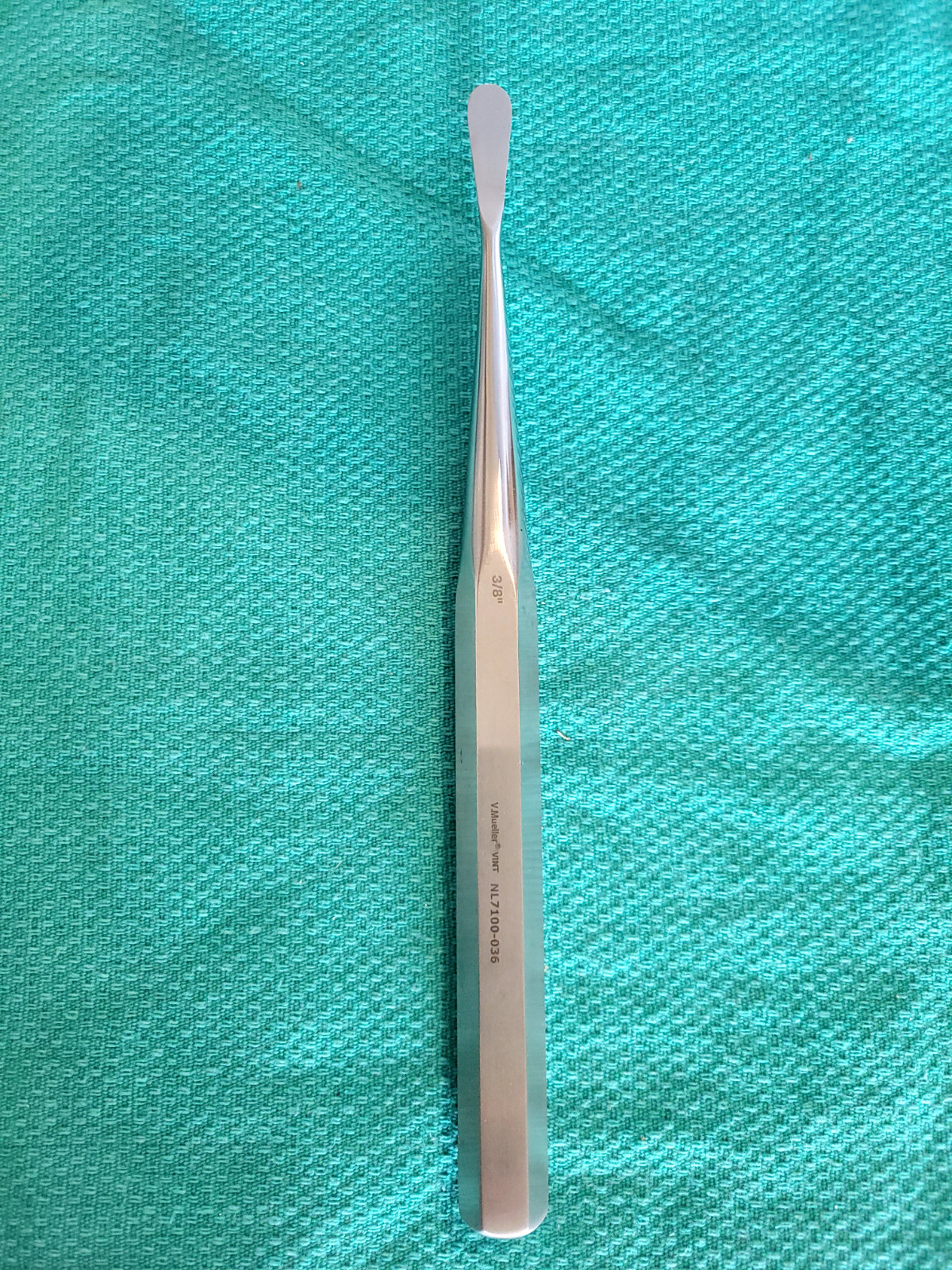 V. Mueller Cobb 19x10mm Orthopedic Elevator 24cm Long NL7100-036
