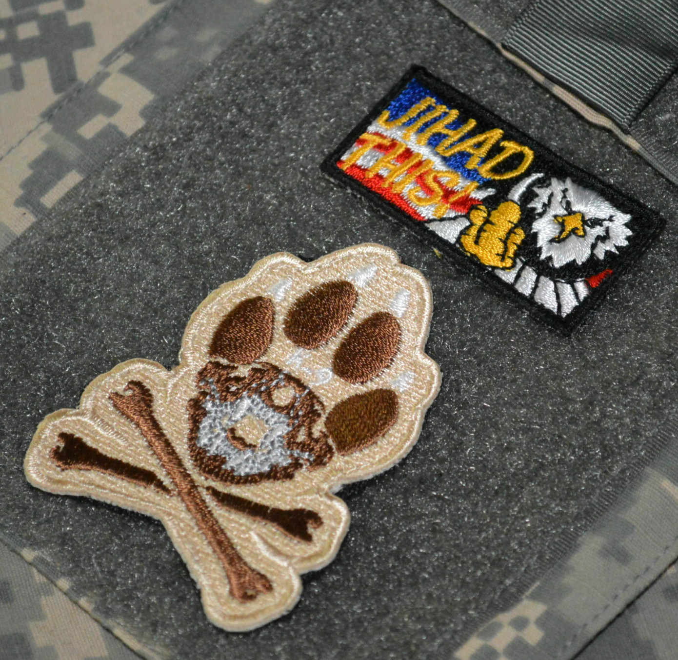 USMC EOD EXPLOSIVE DETECTION CANINE K-9 vêlkrö 2-PC: 2" JIAH THIS +DOG PAW PRINT